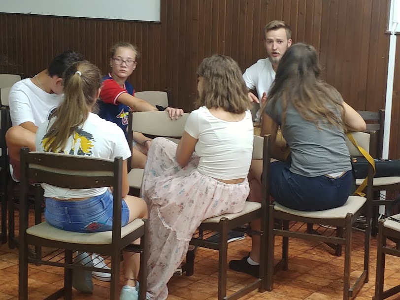 kids at bible study